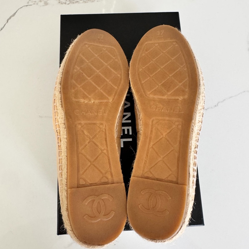 CHANEL Tan and Black Espadrilles Size 37 - Picture 7 of 8